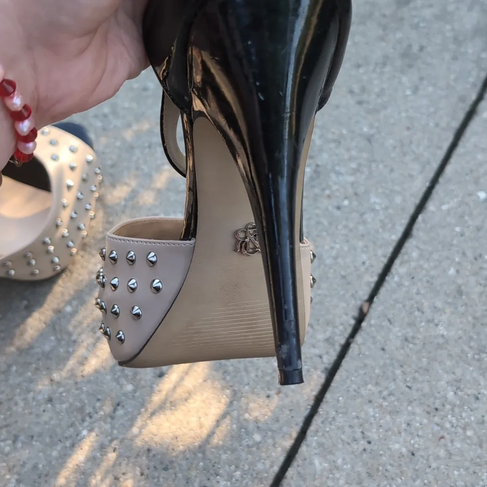 Rock & Republic Studded Heels Cream & Black Sz 9 - Picture 5 of 7